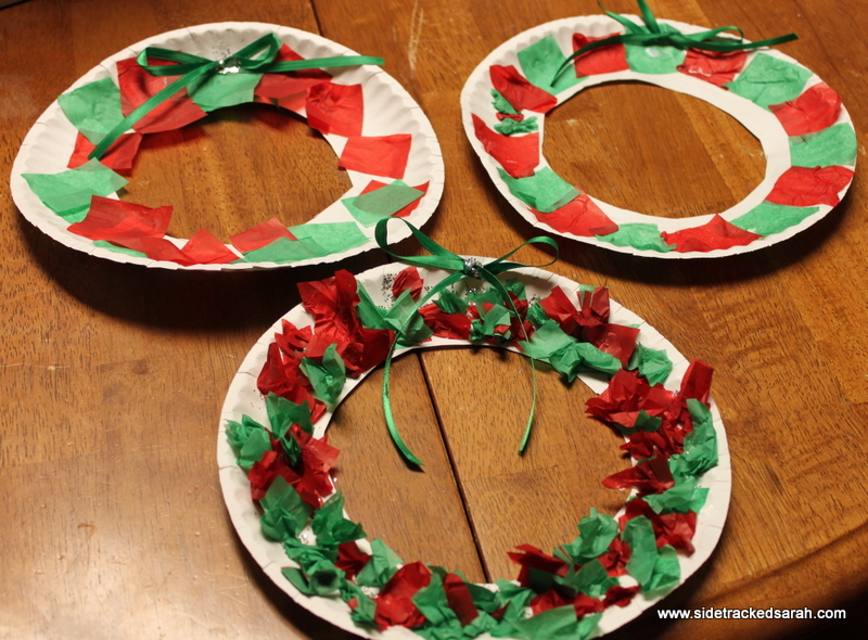 Paper Plate Wreath {25 Days Series} | Sidetracked Sarah